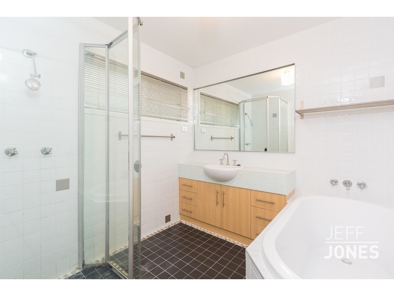 23 Mount Street, Greenslopes QLD 4120