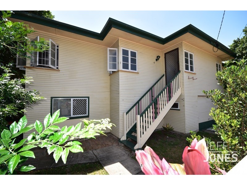 4 Heriot Street, Holland Park QLD 4121