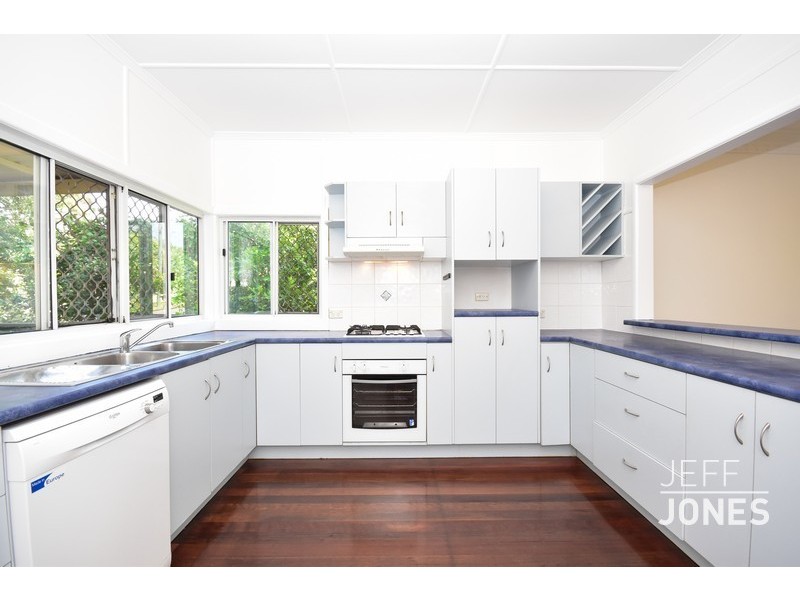 4 Heriot Street, Holland Park QLD 4121