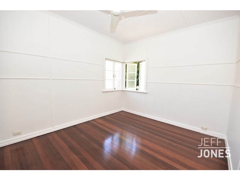 4 Heriot Street, Holland Park QLD 4121