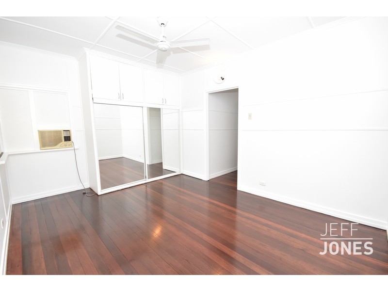 4 Heriot Street, Holland Park QLD 4121