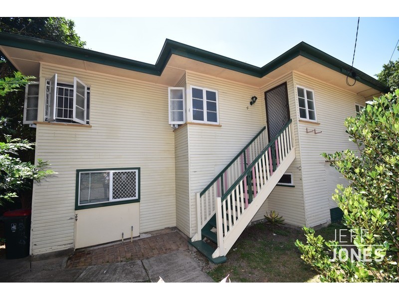 4 Heriot Street, Holland Park QLD 4121