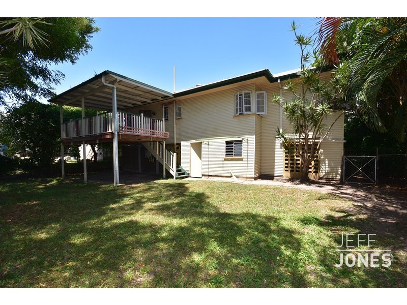 4 Heriot Street, Holland Park QLD 4121