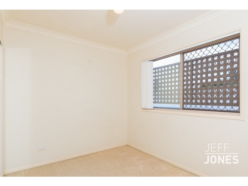 4/11  Ellis Street, Greenslopes QLD 4120