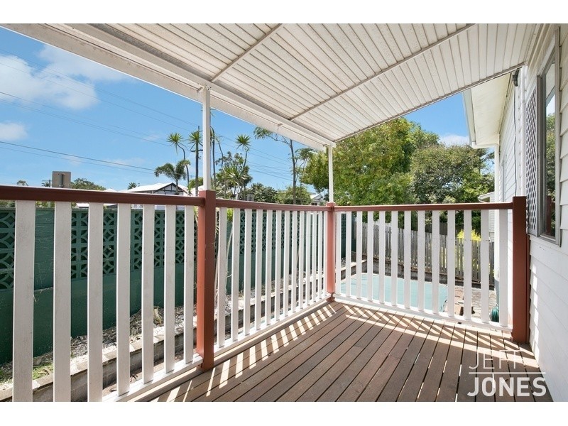 2 Pine Street, Greenslopes QLD 4120