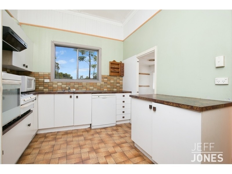 2 Pine Street, Greenslopes QLD 4120