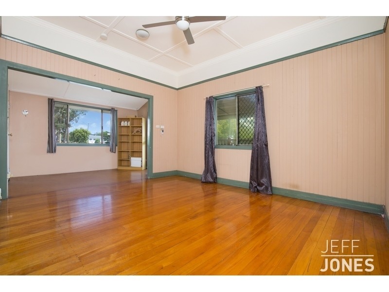 2 Pine Street, Greenslopes QLD 4120