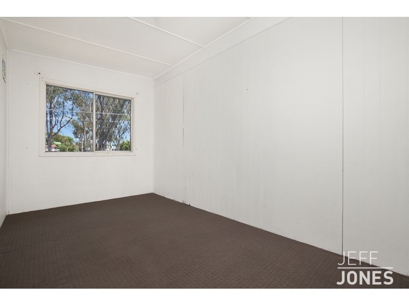 2 Pine Street, Greenslopes QLD 4120