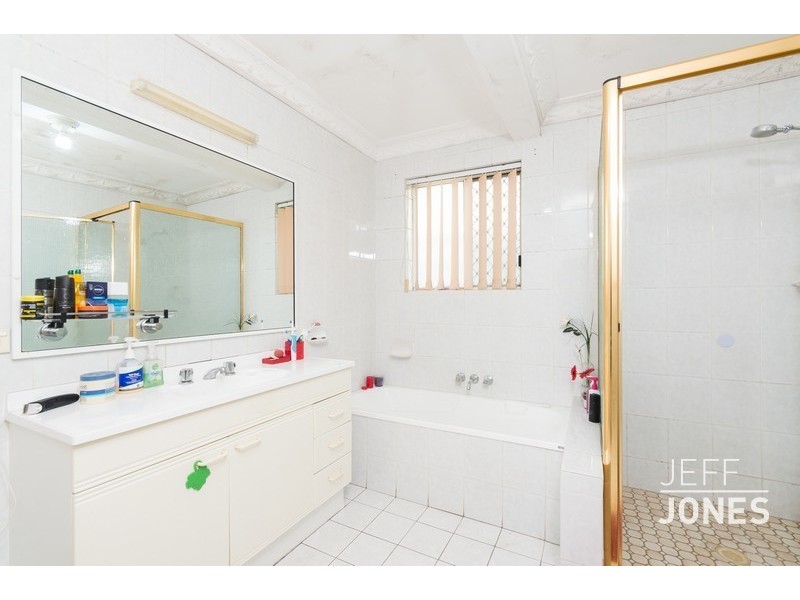 2/46 Carl Street, Woolloongabba QLD 4102