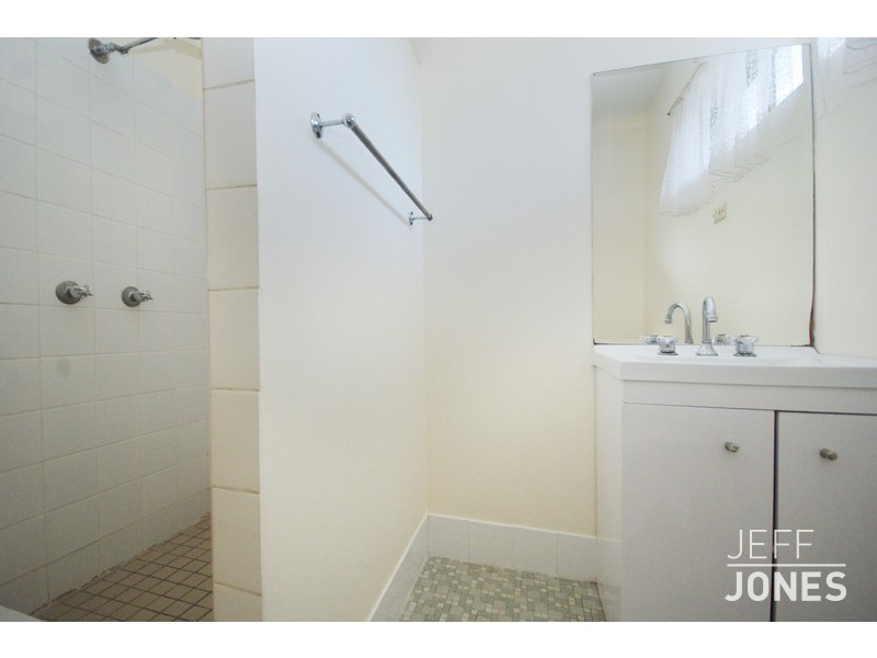 1/186 Juliette Street, Greenslopes QLD 4120