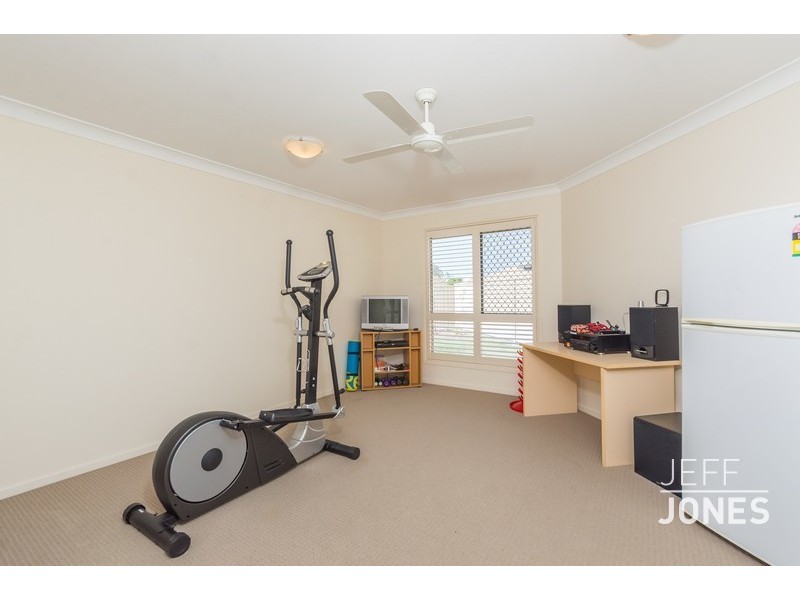 8 Malia Court, Wynnum West QLD 4178