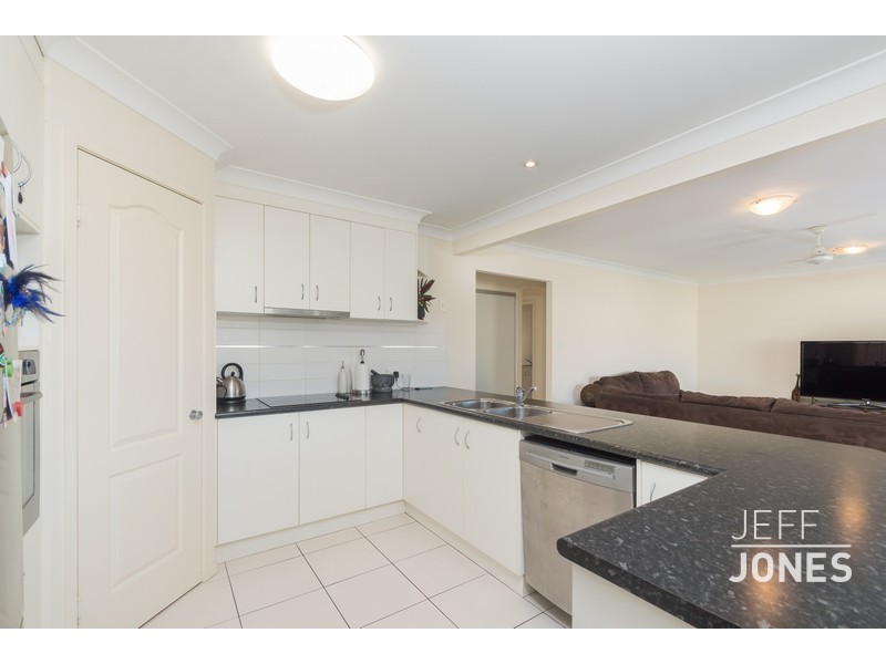 8 Malia Court, Wynnum West QLD 4178