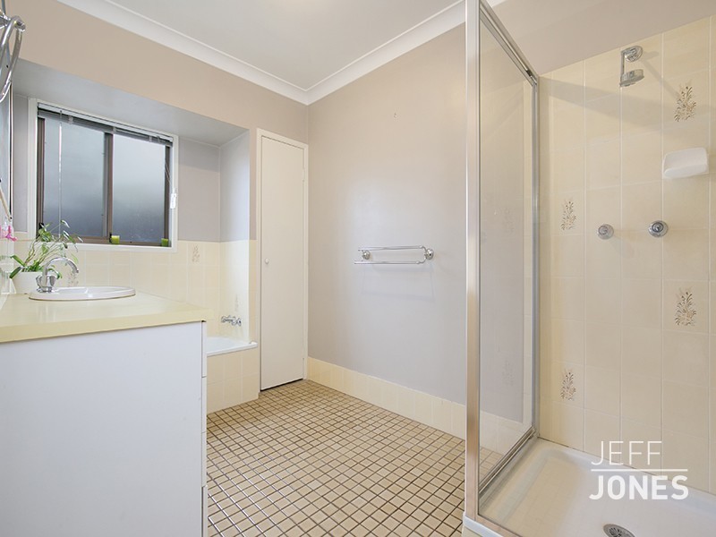 48 Briarwood Street, Carindale QLD 4152