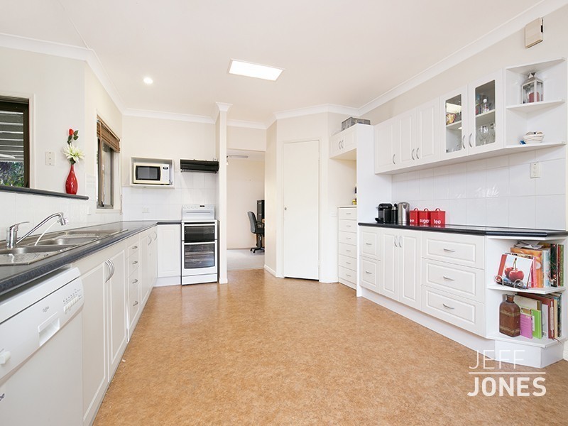 48 Briarwood Street, Carindale QLD 4152