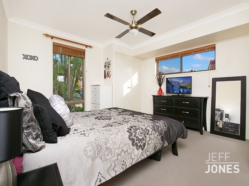 48 Briarwood Street, Carindale QLD 4152