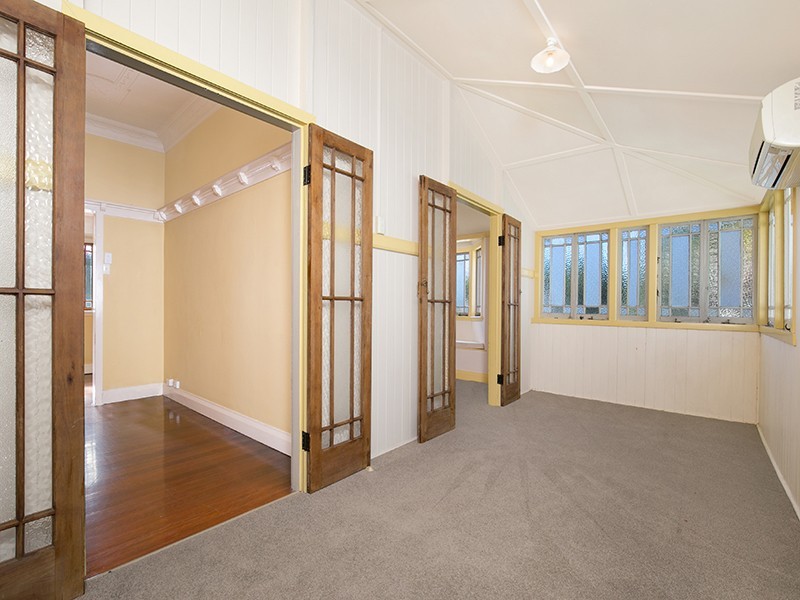 82 Ridge Street, Greenslopes QLD 4120