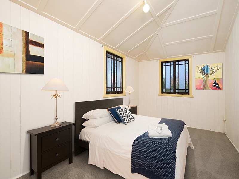 82 Ridge Street, Greenslopes QLD 4120