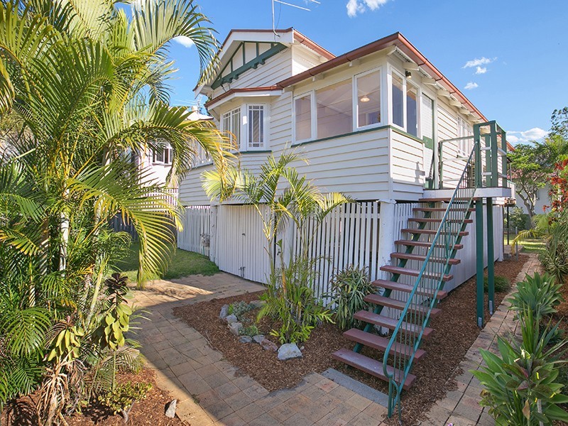82 Ridge Street, Greenslopes QLD 4120