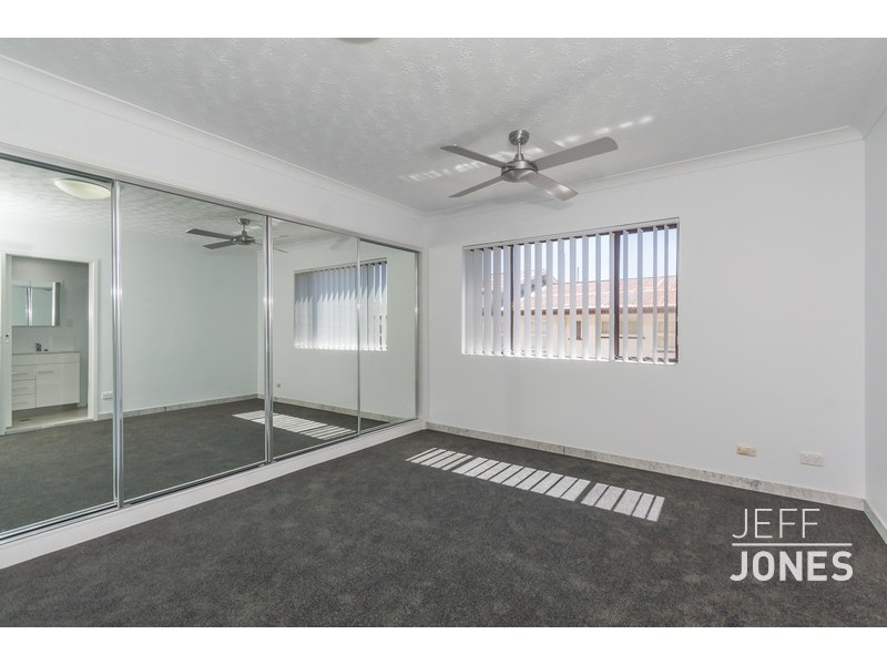 2/30 Vine Street, Greenslopes QLD 4120
