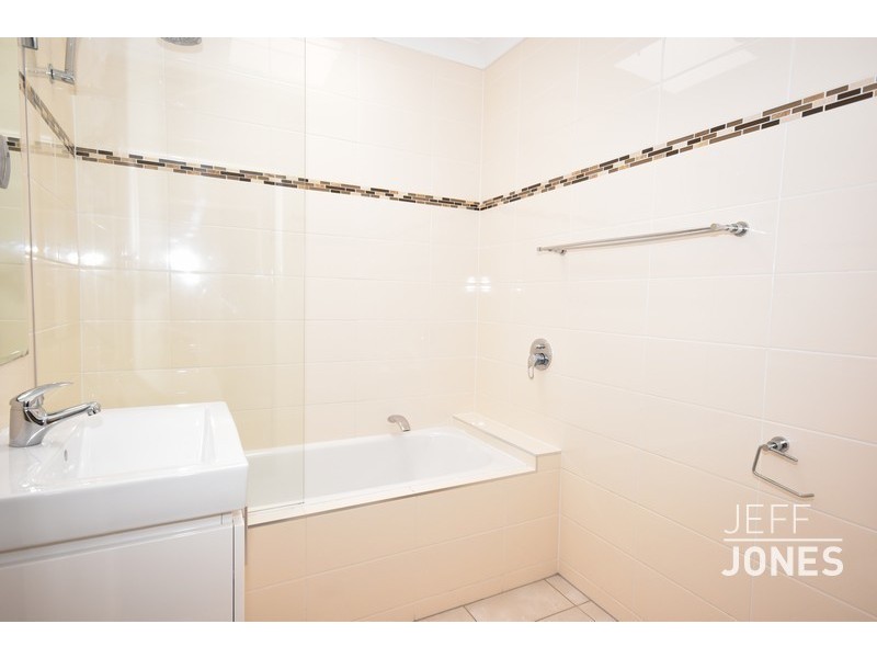 193 Cracknell Road, Tarragindi QLD 4121