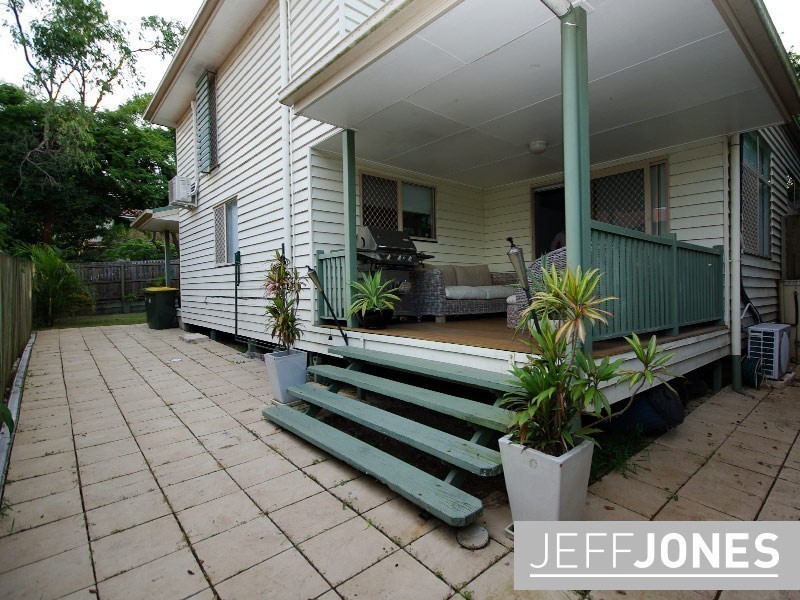 8 Jordan Street, Greenslopes QLD 4120