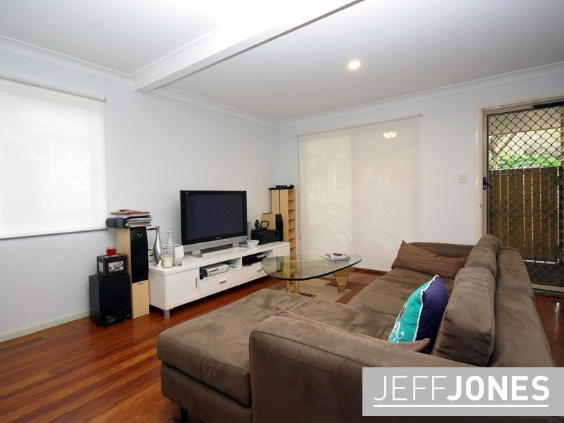 8 Jordan Street, Greenslopes QLD 4120