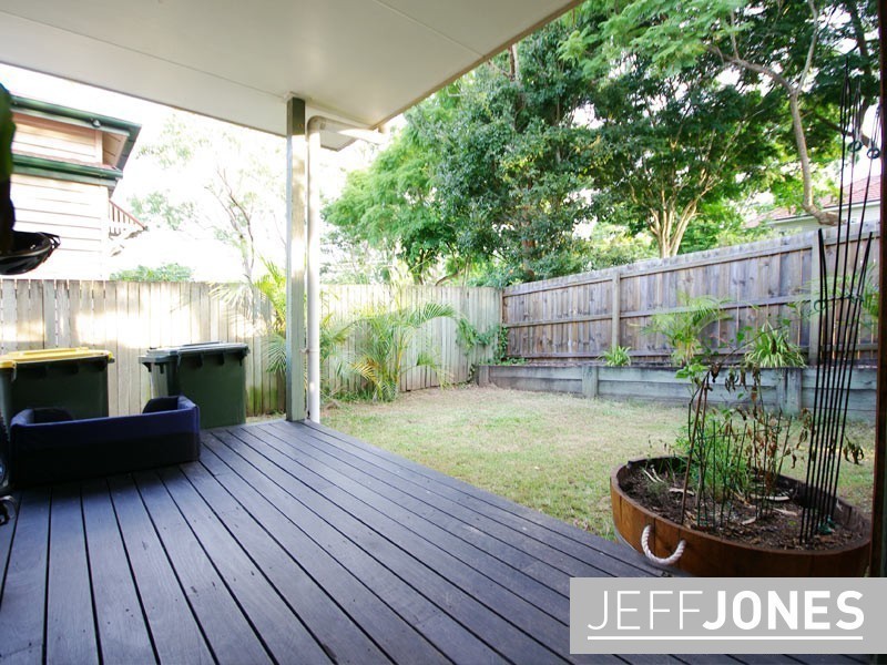 8 Jordan Street, Greenslopes QLD 4120