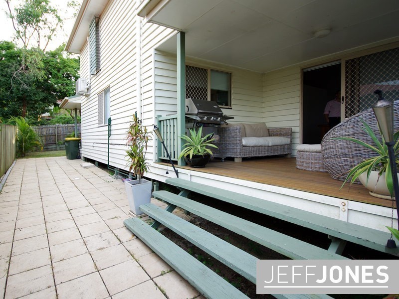 8 Jordan Street, Greenslopes QLD 4120