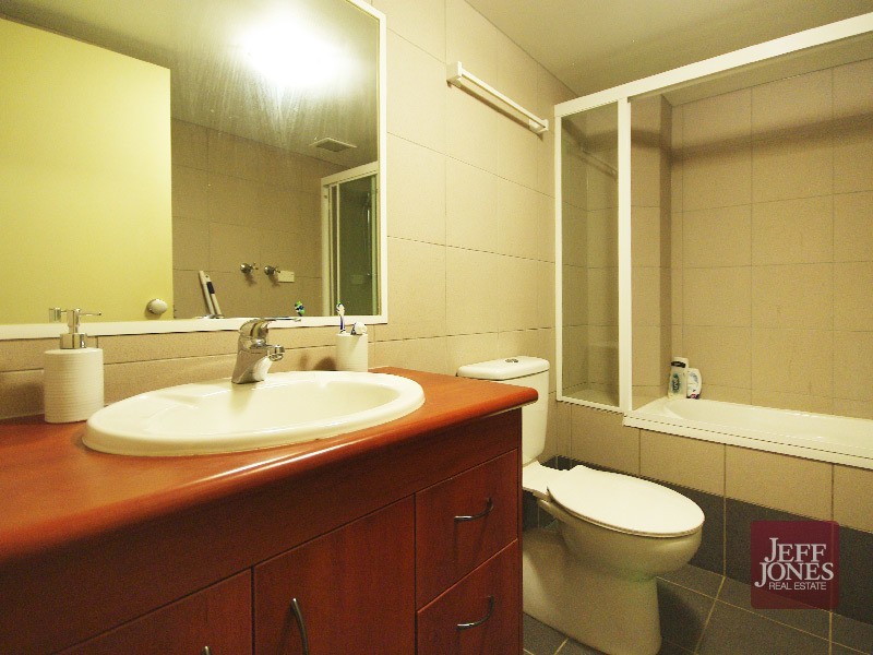 6/57 Sandford Street, St Lucia QLD 4067