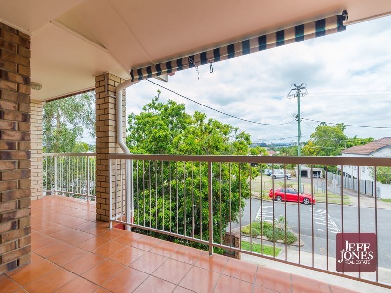 4/16 Knowsley Street, Greenslopes QLD 4120