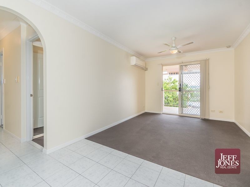 4/16 Knowsley Street, Greenslopes QLD 4120