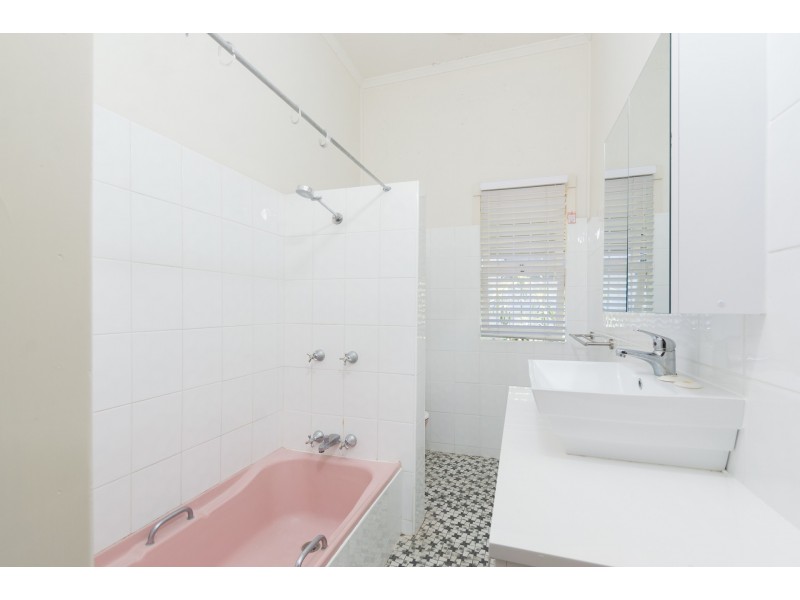 11 Salisbury Street, Woolloongabba QLD 4102