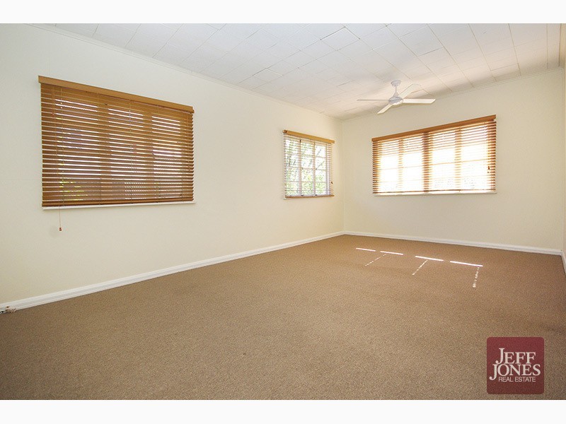 42 Palm Avenue, Holland Park West QLD 4121