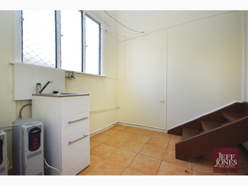 42 Palm Avenue, Holland Park West QLD 4121