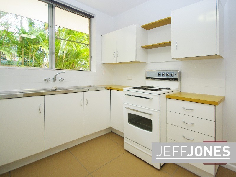 2/33 Dansie Street, Greenslopes QLD 4120