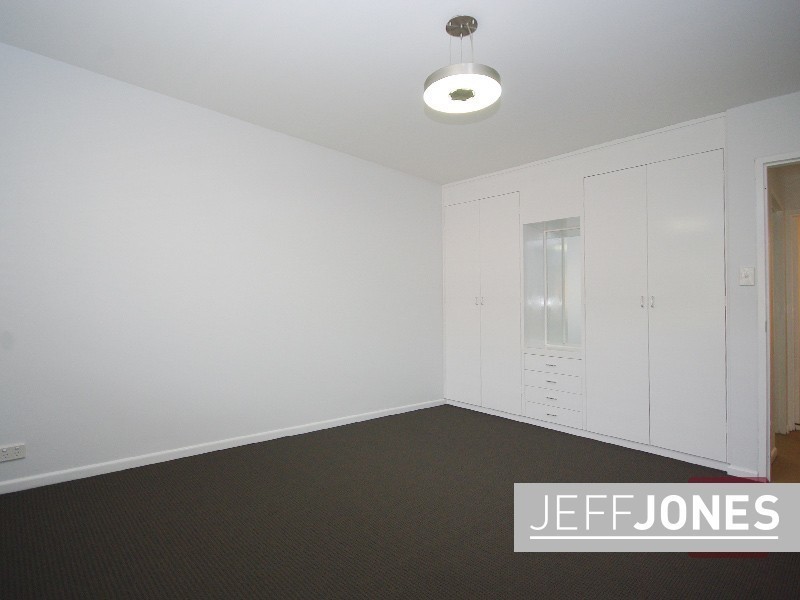 2/33 Dansie Street, Greenslopes QLD 4120