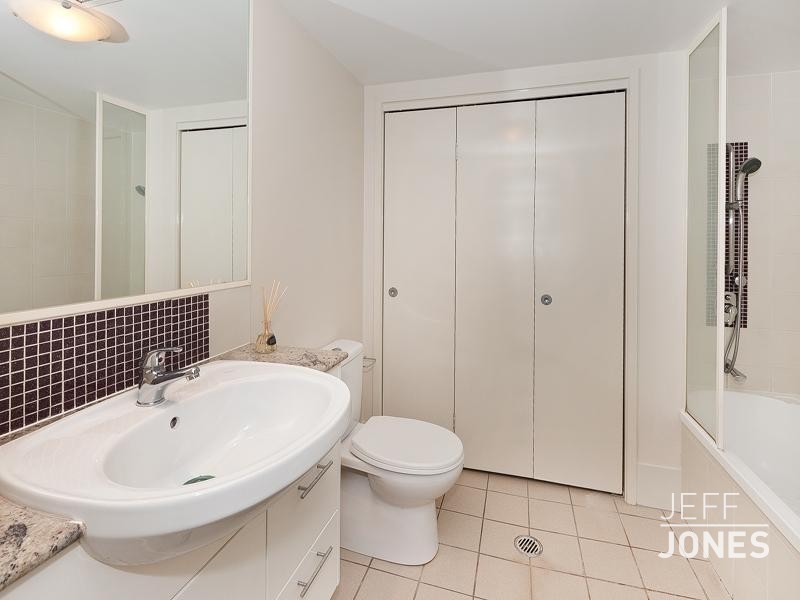 219/8 Land Street, Toowong QLD 4066