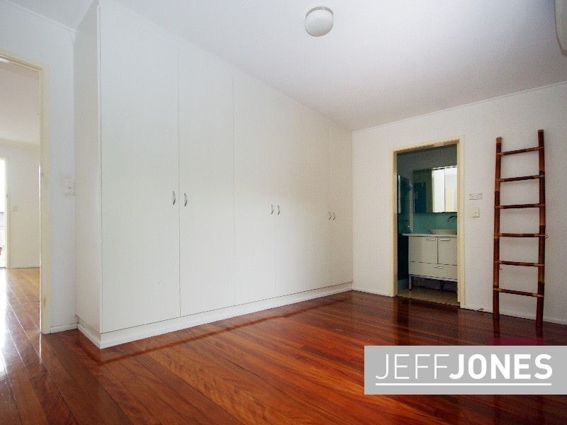 5/8 Ames Street, Coorparoo QLD 4151