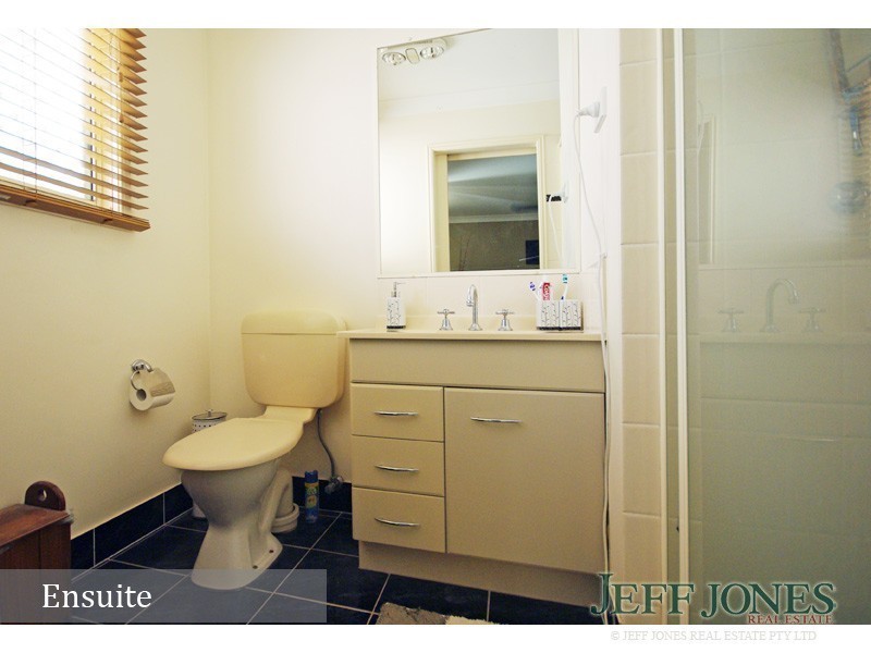 51 Roseglen Street, Greenslopes QLD 4120