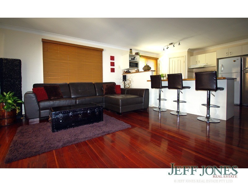 51 Roseglen Street, Greenslopes QLD 4120