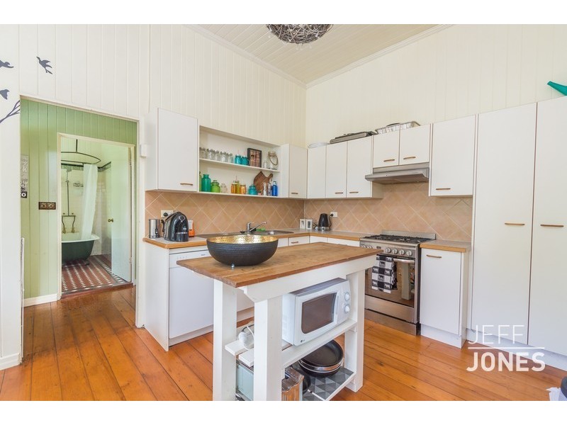 21 Ernest Street, Morningside QLD 4170