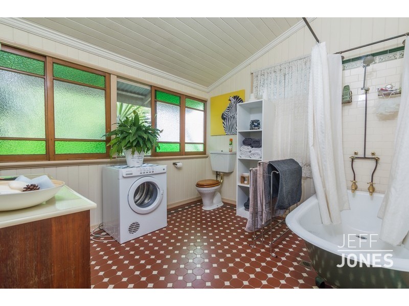 21 Ernest Street, Morningside QLD 4170