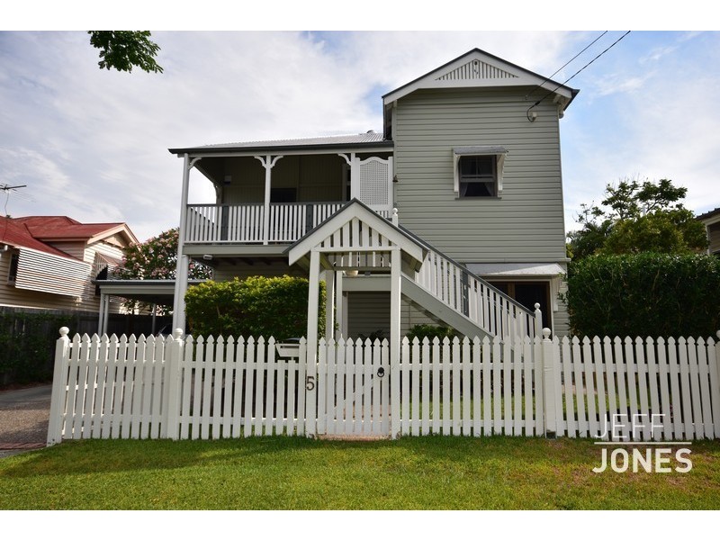 5 Rochdale Avenue, Tarragindi QLD 4121