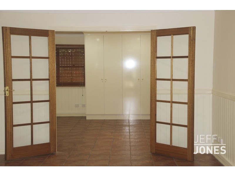 5 Rochdale Avenue, Tarragindi QLD 4121