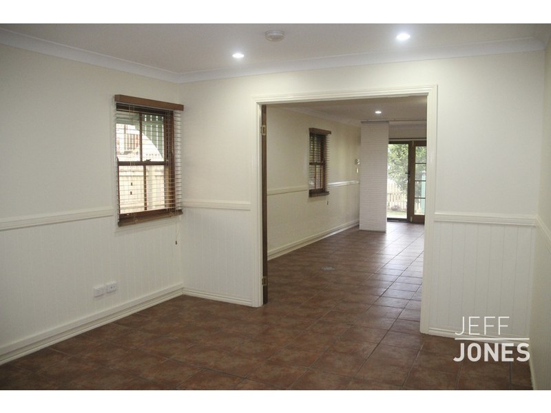 5 Rochdale Avenue, Tarragindi QLD 4121