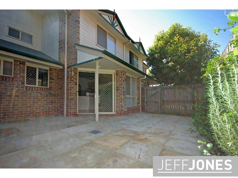 2/14 Hunter Street, Greenslopes QLD 4120