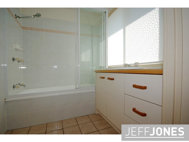 2/14 Hunter Street, Greenslopes QLD 4120