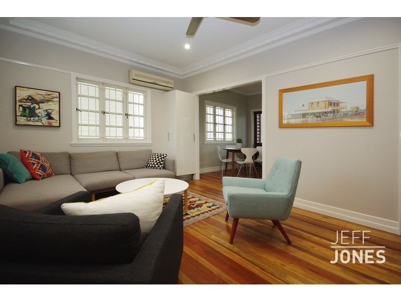 43 Stimpson Street, Fairfield QLD 4103