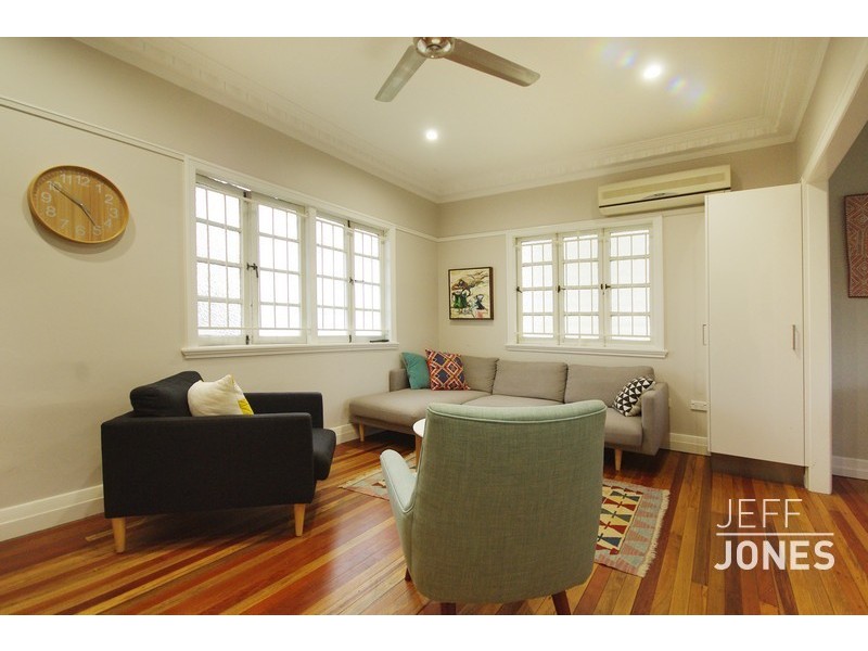 43 Stimpson Street, Fairfield QLD 4103