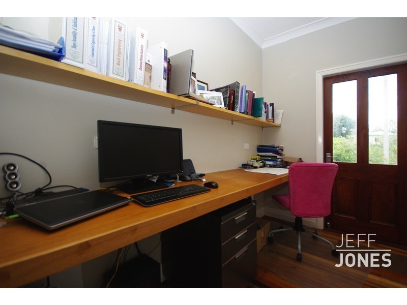 43 Stimpson Street, Fairfield QLD 4103